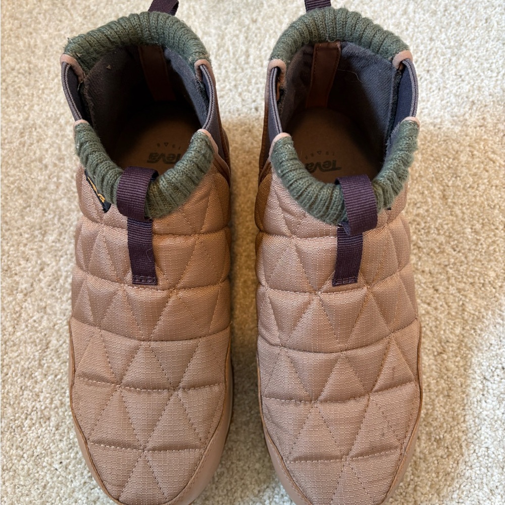 Teva Quilted Slip-On Shoes - size 8